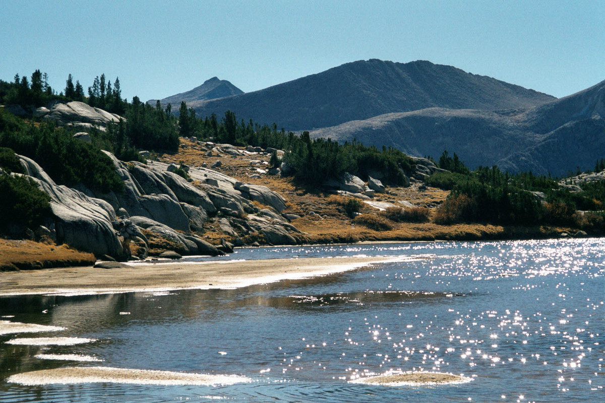 http://www.tumtum.com/climbing/trips/Sierra01_images_full/Sierra01_129_SparklingWater.jpg