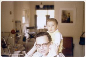../images/F196406_T06M1_Tom_OnAlsSholders.jpg